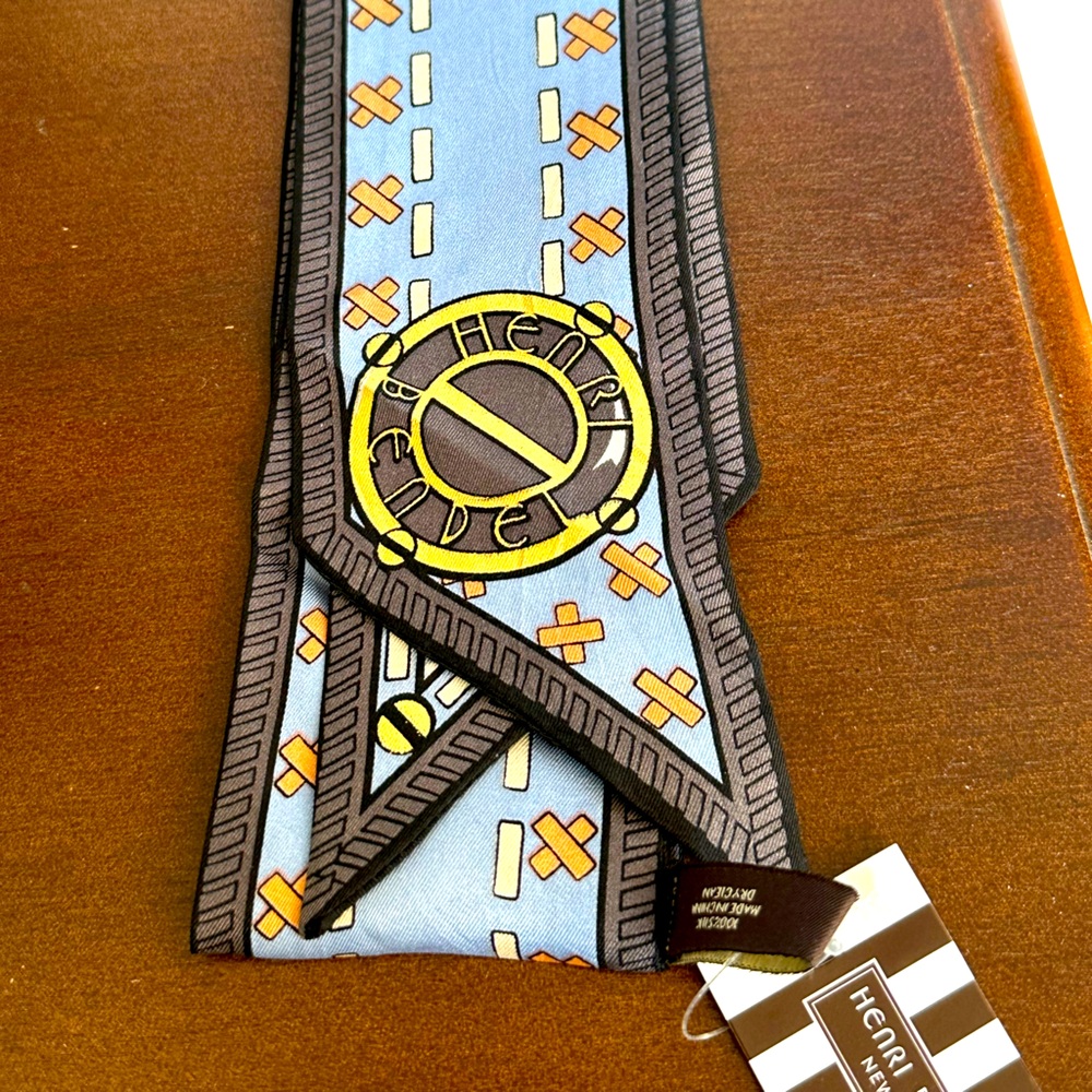 NWT HENRI BENDEL Whimsy Bendel Skinny Mini
Bag Scarf. Mint and Hard to Find!